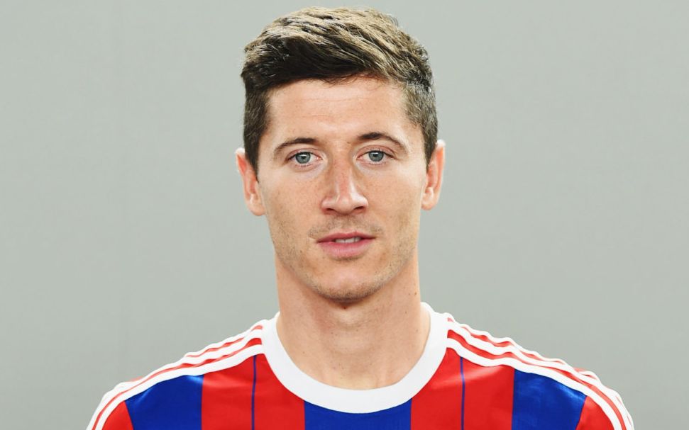 卡利亚里主帅：我在球员时代盯防过C罗，那真是令人激动（卡利亚里主帅：球员时期曾盯防C罗，那经历让人热血沸腾）