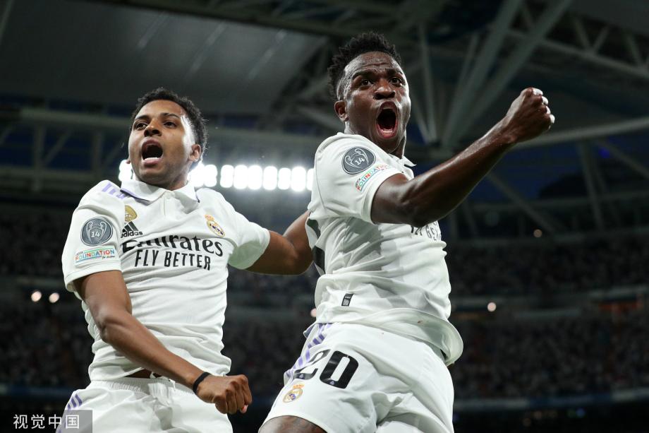 足球意甲豪门迎来10连胜，状态如日中天（足球意甲豪门豪取十连胜，气势如虹）