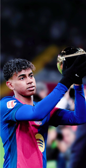 拜仁莱万多夫斯基连续两场梅开二度（拜仁锋霸莱万连场梅开二度）