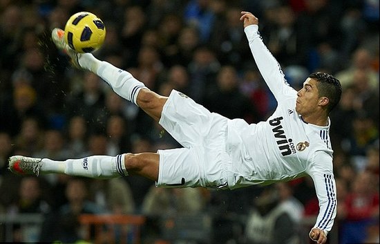 杰伦·约翰逊背靠背拿下三双，成为老鹰队史第二人（杰伦-约翰逊连场三双，位列老鹰队史第二人）