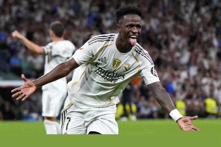 欧冠半场：吉马良斯意外乌龙送分，勒沃库森暂1-0纽卡（欧冠半场战报：吉马良斯自摆乌龙，勒沃库森暂以1-0领先纽卡）